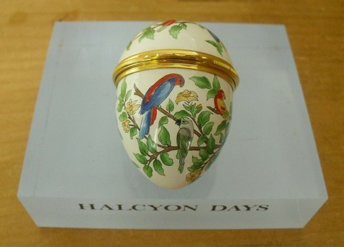 Halcyon days parrot themed - themed, egg