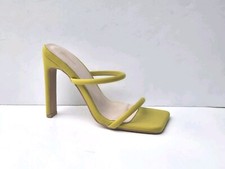 Tacchi alti Pretty Little Thing giallo punta quadrata estrema mulo misura 7,5