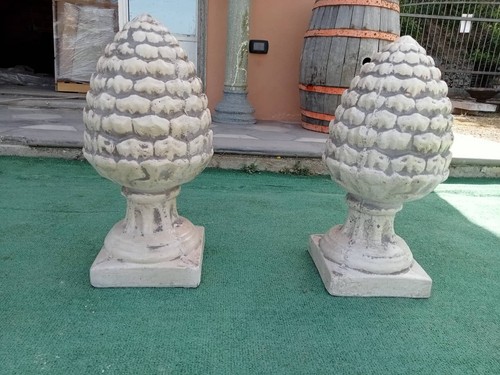 Coppia pigne capitelli in - pigne,