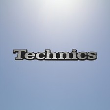 TECHNICS 30x4mm badge emblema