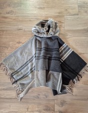 poncho di Patrizia Pepe in
