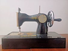 Macchina da cucire giocattolo