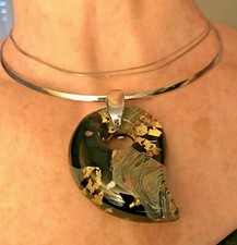 COLLIER RIGIDO PENDENTE MURANO AUTENTICO DE BIASI IN VETRO SOMMESO FOGLIA ORO 