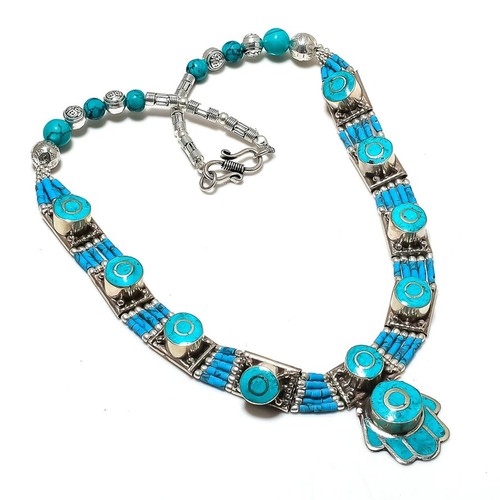 Collana con pietre preziose