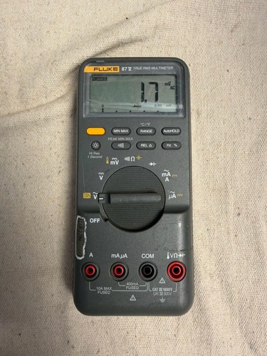 Fluke model true rms - 87, v