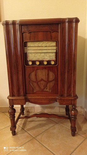 Radio epoca con mobile e - radio, d'epoca