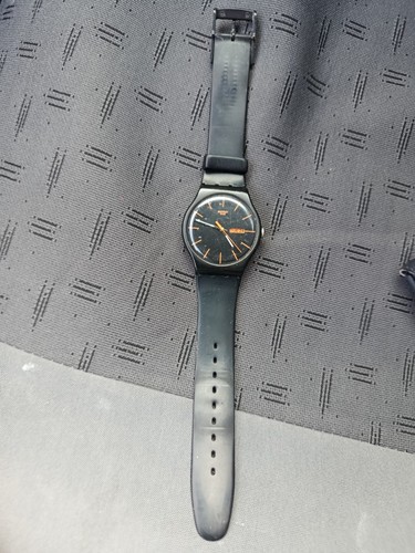 Swatch dark rebel suob704 - dark,