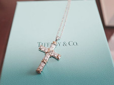 Collana con ciondolo croce 17"