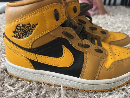 Nike air jordan mid - 1,