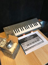 Sintetizzatore analogico