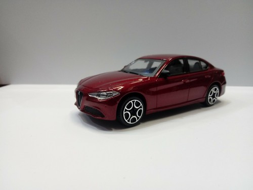 Alfa romeo giulia burago - ,