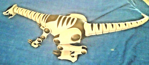 Wowwee roboraptor robot - wowwee,