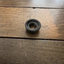 Dado di bloccaggio asse mozzo