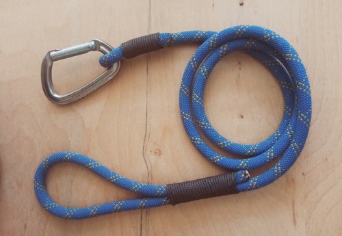 Guinzaglio fatto mano - a, con