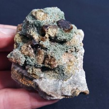 K09 - Rara VESUVIANITE VESUVINITE con cristallo epidoto (Braone, Italia)