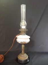 Antica Lampada lume a Petrolio vetro opalino lamina bronzo 