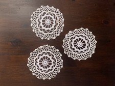 Lotto di 3 centrini vintage realizzati a mano - bianco - diametro 12 centimetri