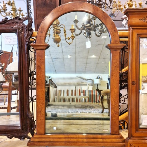Cornice rettangolare con arco