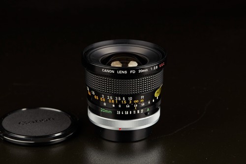 Canon 20mm s - 20mm, f2.8