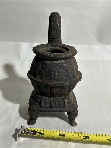Vintage miniatura ghisa stufa
