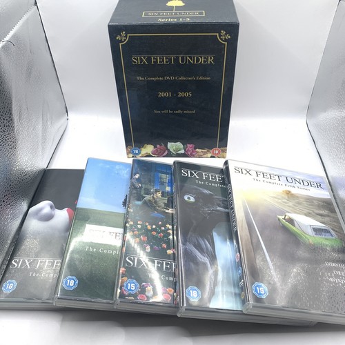 Six feet under series - -,