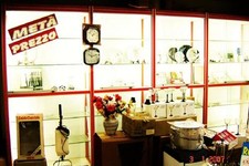 Vetrina in Alluminio e Vetri Per Negozi