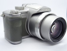 Panasonic LUMIX DMC-FZ7 fotocamera digitale bridge con caricabatterie