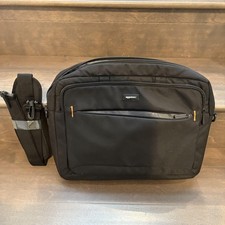 AmazonBasics Laptop Bag Case