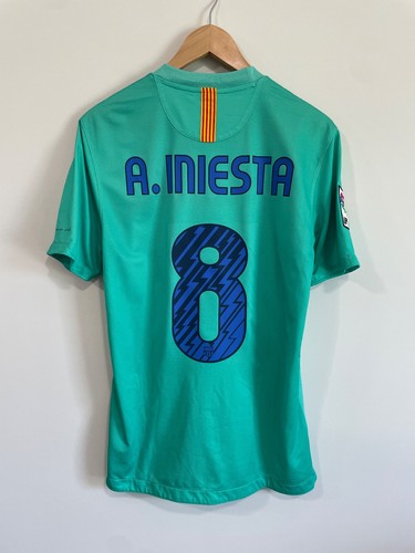 Nike 2010 2011 - 2010-2011, iniesta
