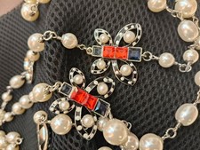 Collana vintage perle artificiali 59 cm charms cristalli rossi blu stile rétro