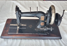 Macchina da per cucire Junker and Ruh antica vintage con base in legno massiccio