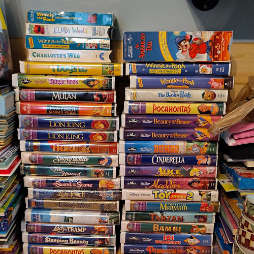 Walt disney home video vhs - walt,
