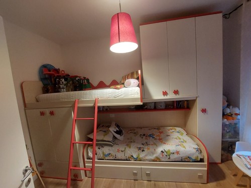 Cameretta ponte letti con - a,