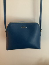 Borsa incrociata Furla colore blu, con borsa/frizione. Ottime condizioni