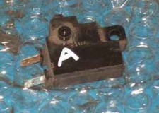 INTERRUTTORE STOP FRENO ANTERIORE PER HONDA DEAUVILLE 650 2002 (HO1123)