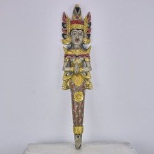 statua in legno etnica