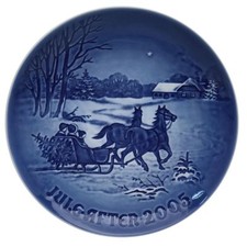 Bing & Grondahl Christmas Plate 2005 - Bringing Home The Christmas Tree