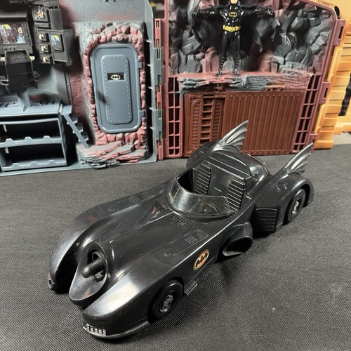 Batmobile toybiz batman film - batmobile,