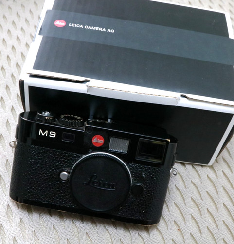 Leica fotocamera digitale a - leica,