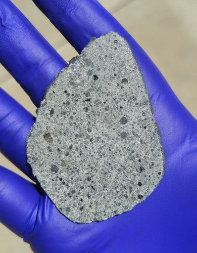 Menia 2023 meteorite - el,