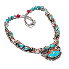 Collana con pietre preziose