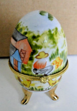 Uovo In Scatola Di Porcellana