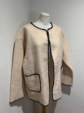 Cappotto panna oversize aperto