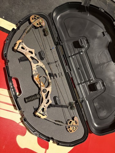 Hoyt bow hunting - hunting, compound