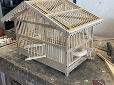 gabbia per uccelli in legno