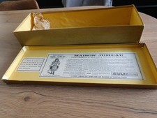 ancienne boîte de poupée