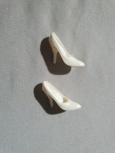 Scarpe tacchi stretti