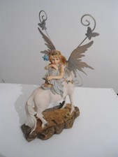 FATA SU CAVALLO CON BACCHETTA MAGICA E ALI - h. 17 cm FATE ELFI GNOMI