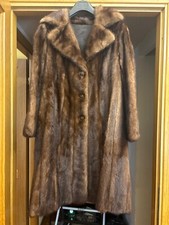 pelliccia visone marrone con