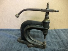 Pressa per bottoni manuale - pressa,